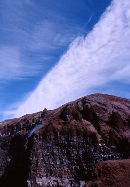 1-Foto esposta.Nuvole dal cratere,1 marzo 1997.jpg